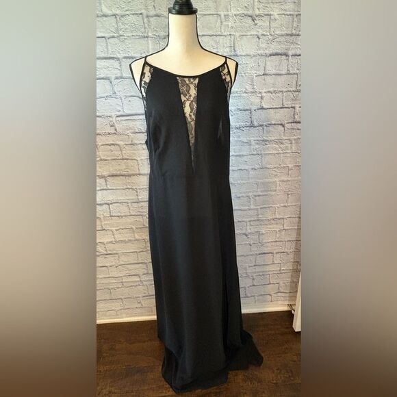 Standards & Practices - Black Lace-Trimmed Backless Dress - Picture 2 of 7